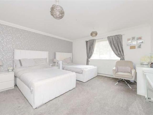 House for sale in Chatham