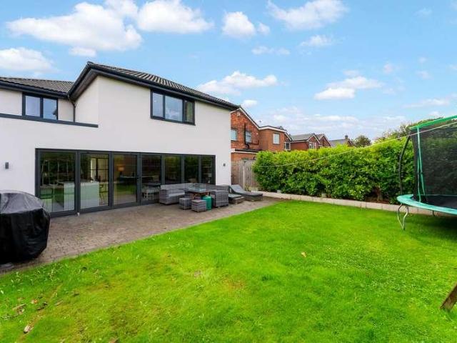 House for sale in Twiss Green, Culcheth