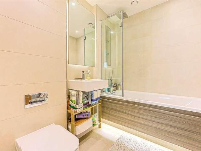 House for sale in Colindale, Greater London