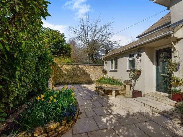 House for sale in Black Bourton, Oxfordshire
