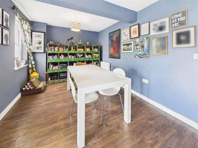 House for sale in Pewsham, Chippenham