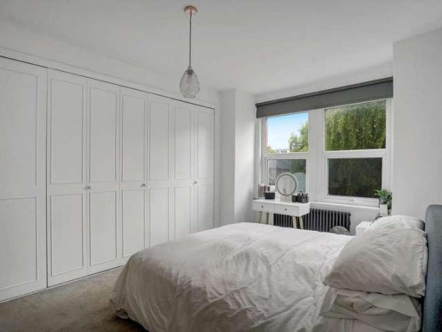House for sale in Bell Green, Greater London