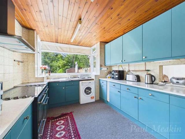 House for sale in London Borough of Croydon, Selsdon