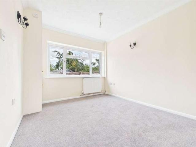 House for sale in Dee Park, Reading