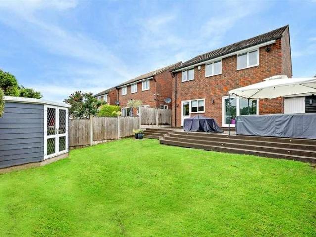 House for sale in Woodford Bridge, Greater London