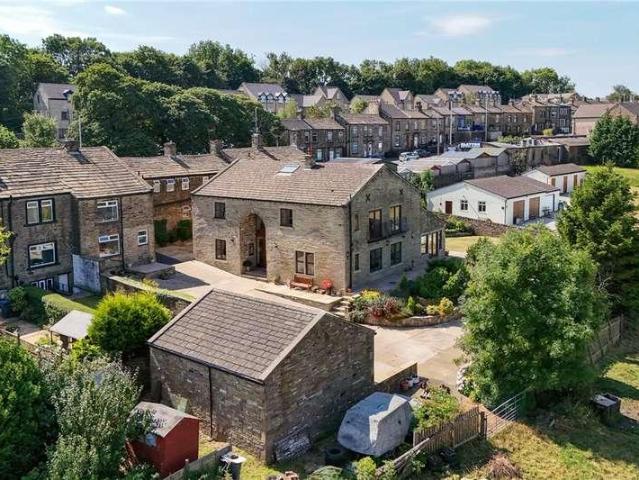 House for sale in Westwood Park, Queensbury