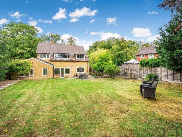 House for sale in Woodcote, Epsom