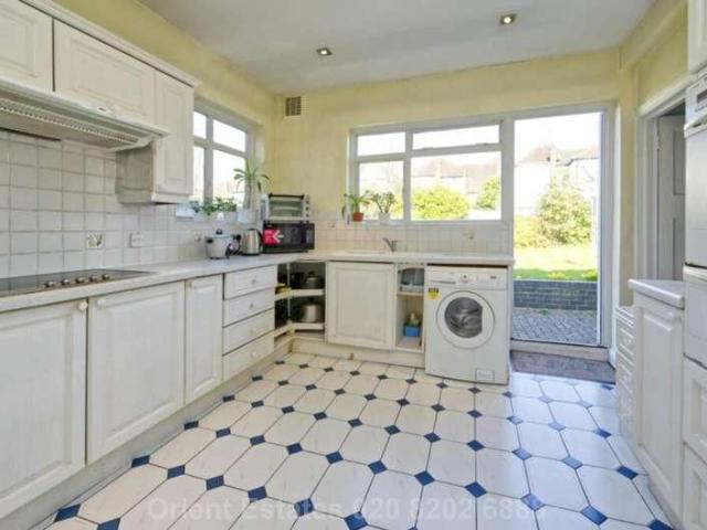 House for sale in Hendon Central, The Hyde