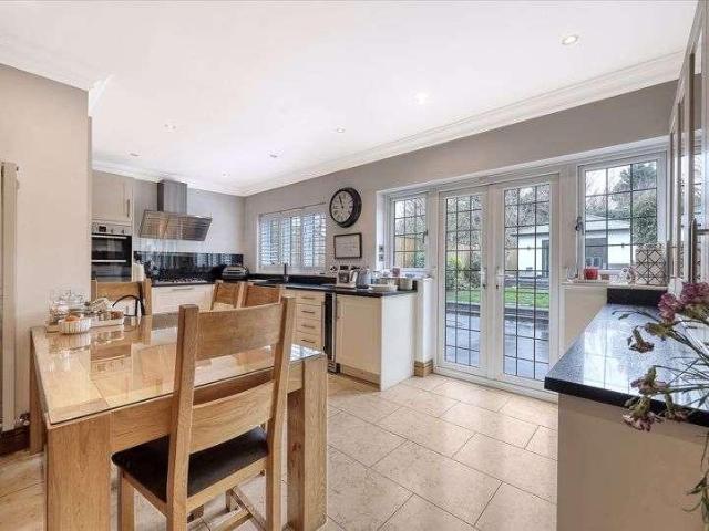 House for sale in Hutton, Navestock Side