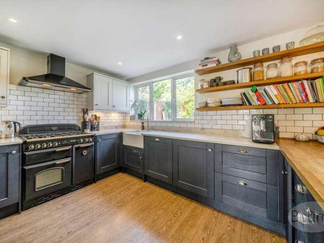 House for sale in Wrecclesham, Waverley