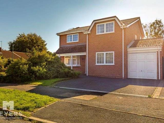 House for sale in Throop, Bournemouth
