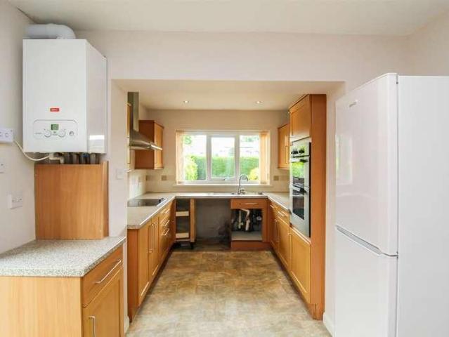 House for sale in Wakefield, Walton