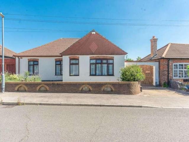 House for sale in Watford, Watford Heath