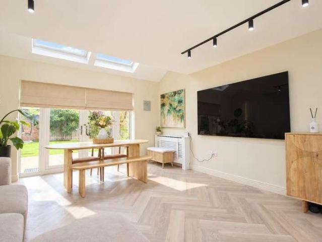 House for sale in Burnside, Fence Houses