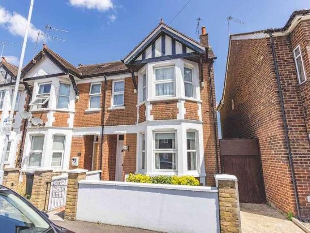 House for sale in Slough, Myrke