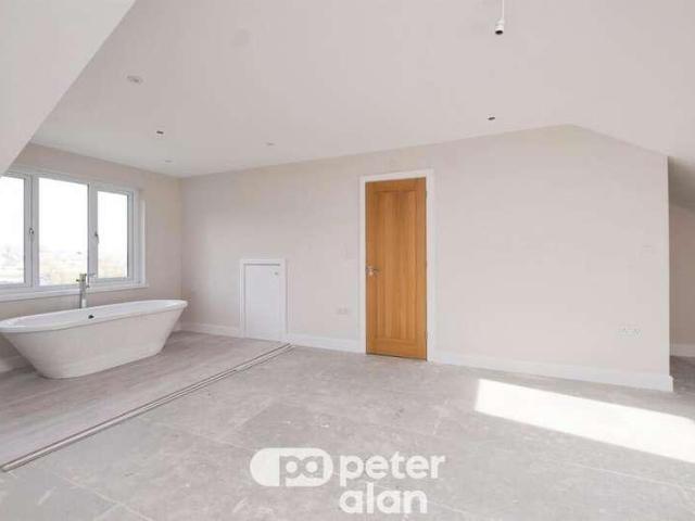 House for sale in Five Locks, Wales