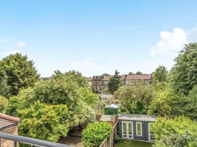 House for sale in Carterhatch, Greater London
