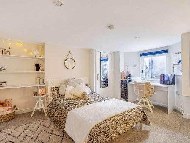 House for sale in Ewens Farm, Golden Valley
