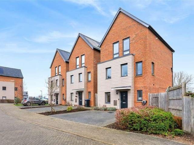 House for sale in Westfield, Woking