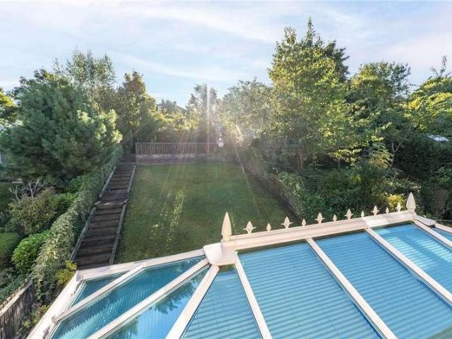 House for sale in Cottingley, West Yorkshire