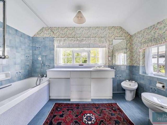 House for sale in Stanford On Avon, Leicestershire