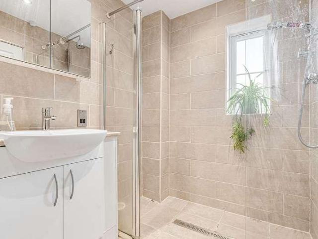 House for sale in Kemble, Cotswold