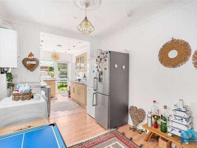 House for sale in West Finchley, Greater London