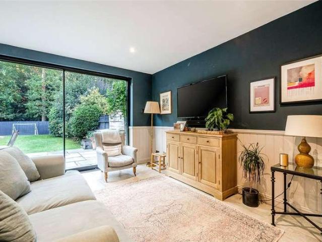 House for sale in Horsell, Woking