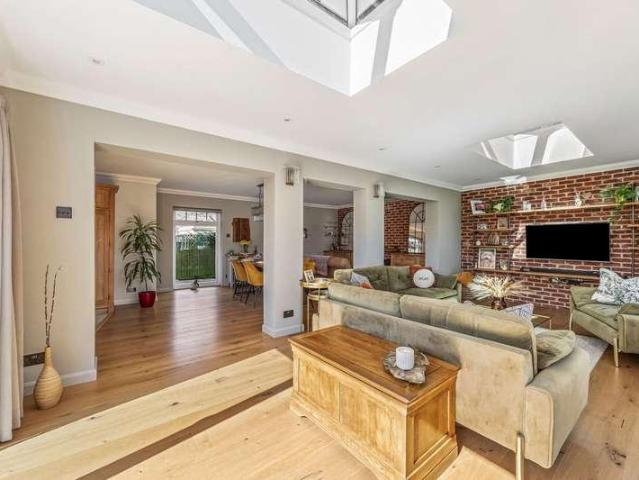 House for sale in Fishersgate, West Sussex