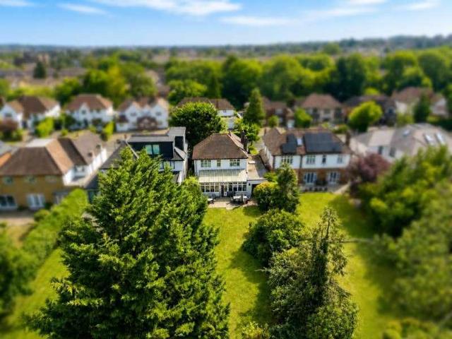 House for sale in Elstree and Borehamwood, Borehamwood