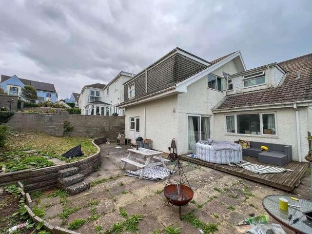 House for sale in Ogmore-by-sea, Wales