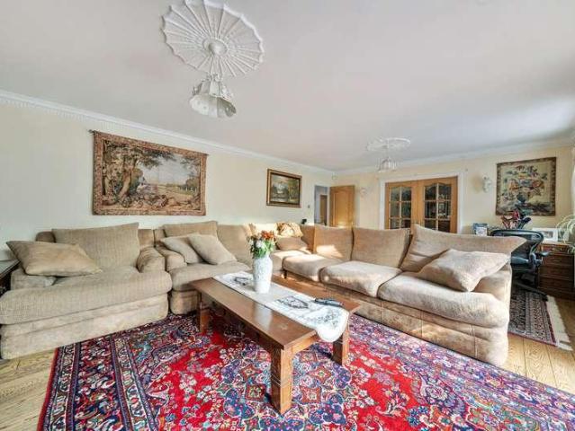 House for sale in Gerrards Cross, Denham