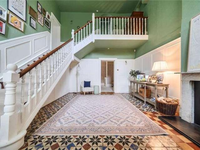 House for sale in Boundstone, Waverley