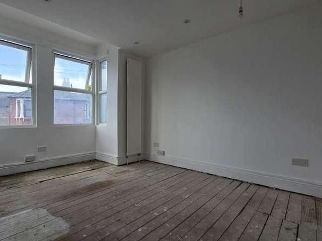 House for sale in Little Ilford, Greater London