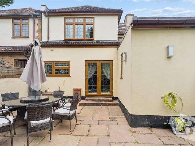 House for sale in Gidea Park, Greater London