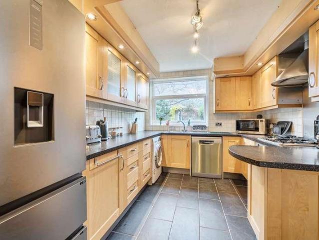 House for sale in Watford Rural, Batchworth
