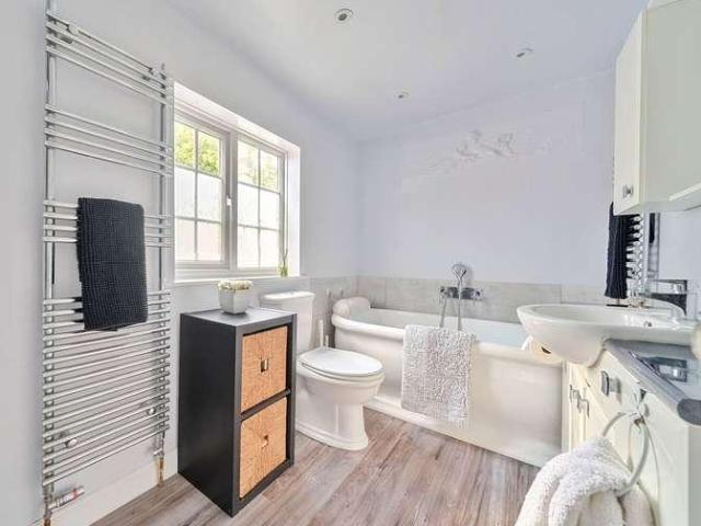 House for sale in Thorpe, Row Town