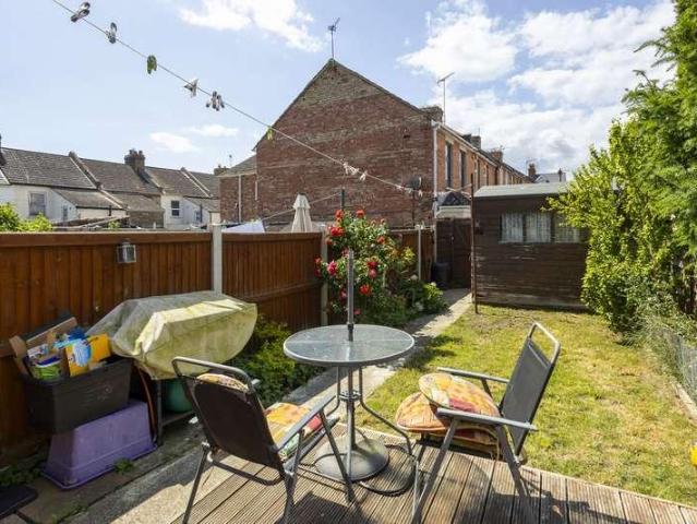 House for sale in Folkestone, Foord