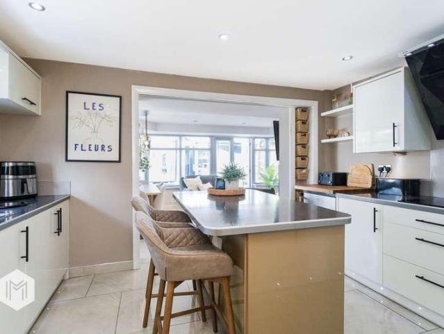 House for sale in Bradshaw, Lee Bank