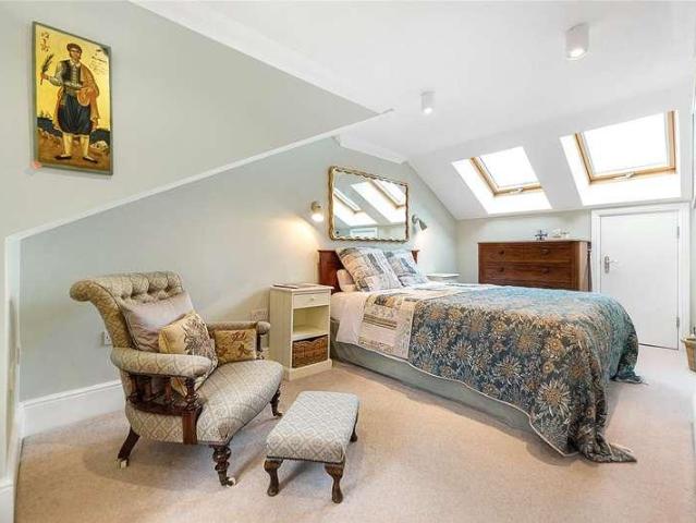House for sale in Nunhead, Greater London