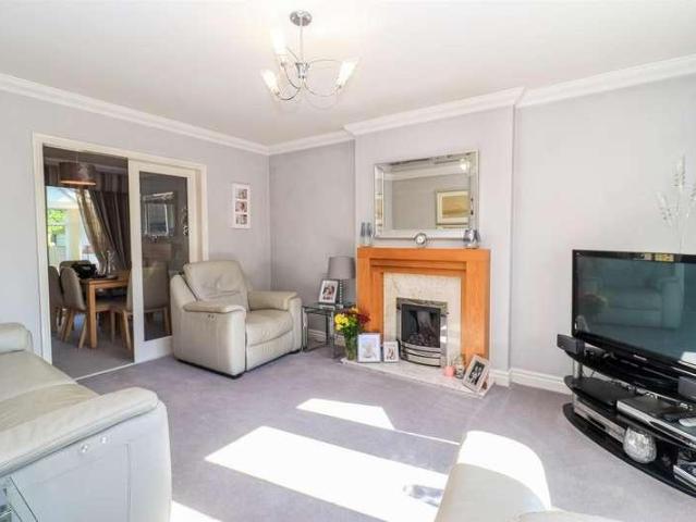 House for sale in Hanging Heaton, Dewsbury