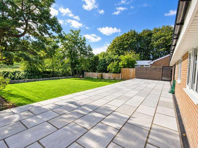 House for sale in Costhorpe, East Midlands
