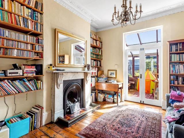 House for sale in Stamford Hill, Greater London
