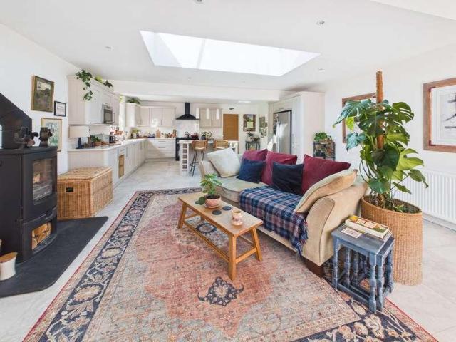 House for sale in West Hill, Budlake