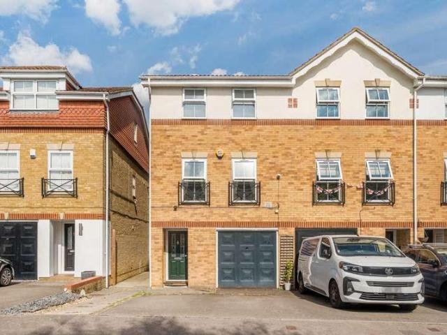House for sale in Row Town, Surrey