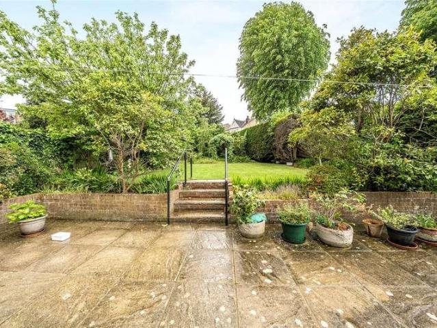 House for sale in London Borough of Ealing, Perivale