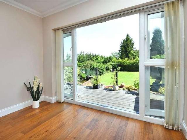House for sale in Woodmansterne, Red Hill