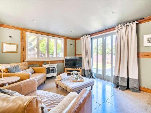 House for sale in Pembridge