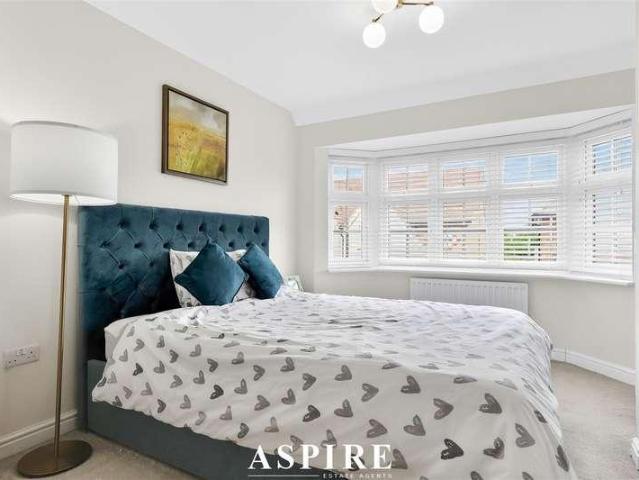 House for sale in Lee Chapel, Essex
