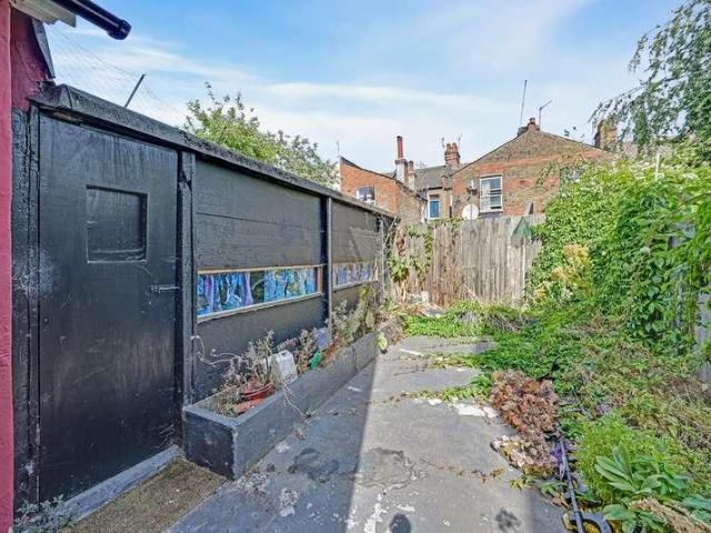 House for sale in Harlesden, Greater London